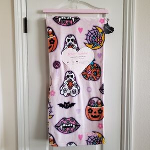 Betsey Johnson Halloween Pink Floral Vampire Mouth Ghost Throw Blanket 50x60
